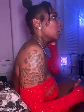 Snapshot of CUMQUEEN-XXX69 chatting on 11-24-25, 03:39 CUMQUEEN-XXX69 online show from 11-24-25, 03:39