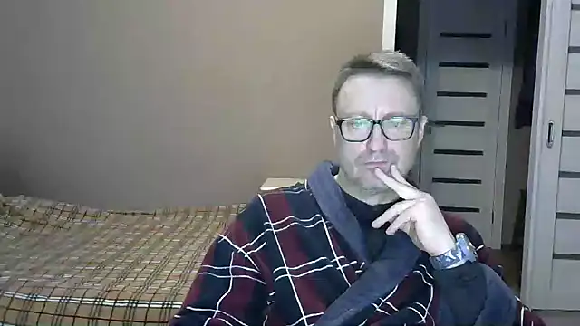 Snapshot of HarrySnake chatting on 12-11-24, 12:02 HarrySnake online show from 12-11-24, 12:02