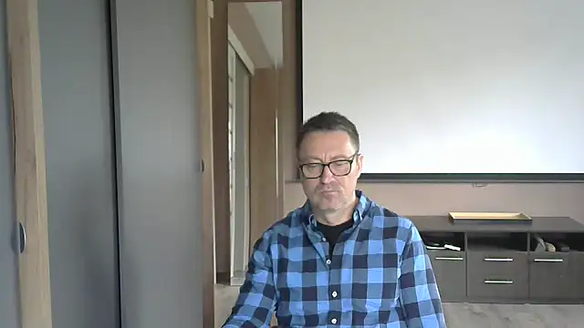 Snapshot of HarrySnake chatting on 10-10-25, 08:13 HarrySnake online show from 10-10-25, 08:13