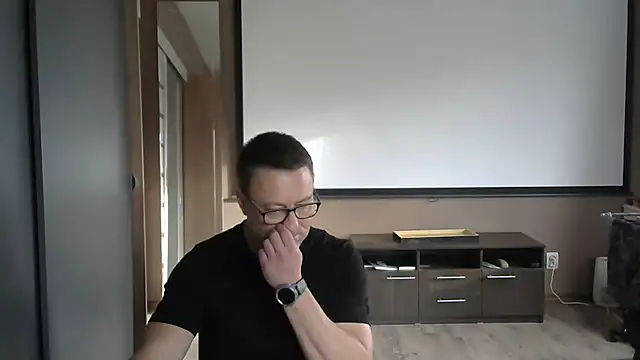 Snapshot of HarrySnake chatting on 11-07-25, 08:14 HarrySnake online show from 11-07-25, 08:14