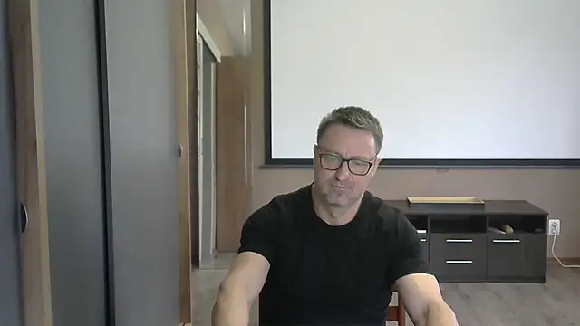 Snapshot of HarrySnake chatting on 11-09-25, 08:23 HarrySnake online show from 11-09-25, 08:23