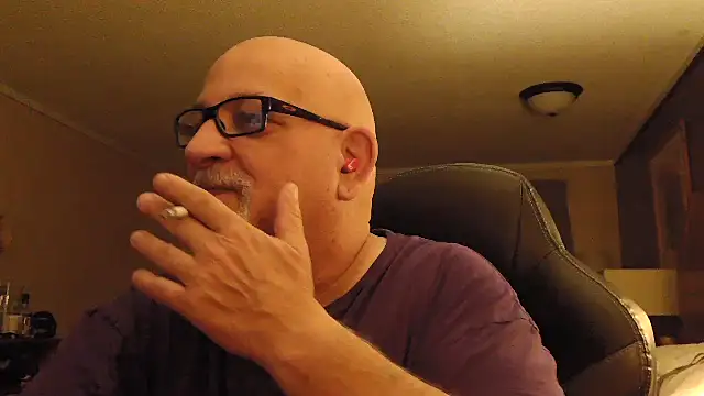 Snapshot of --JimmyJamzs-- chatting on 09-26-25, 09:13 --JimmyJamzs-- online show from 09-26-25, 09:13