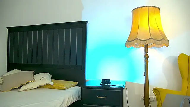 Yanira Muslim online show from 04-17-26, 04:04