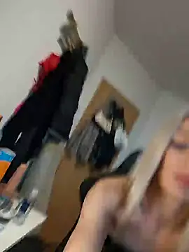 Snapshot of Liana_Lou chatting on 01-04-25, 02:56 Liana Lou online show from 01-04-25, 02:56