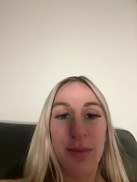 Snapshot of Liana_Lou chatting on 01-12-25, 09:19 Liana Lou online show from 01-12-25, 09:19