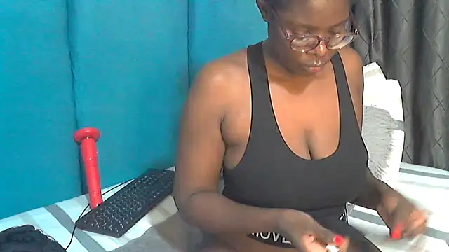 Snapshot of Mochabae chatting on 02-25-25, 01:17 Mochabae online show from 02-25-25, 01:17