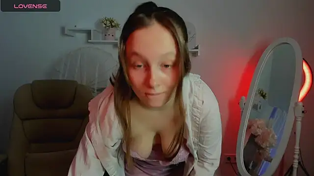 Snapshot of Ketrin_n_ chatting on 01-27-25, 06:41 Ketrin n online show from 01-27-25, 06:41