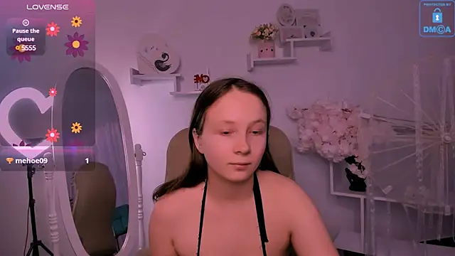 Snapshot of Ketrin_n_ chatting on 02-04-25, 01:38 Ketrin n online show from 02-04-25, 01:38