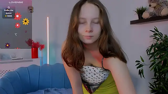 Snapshot of Ketrin_n_ chatting on 02-05-25, 06:24 Ketrin n online show from 02-05-25, 06:24