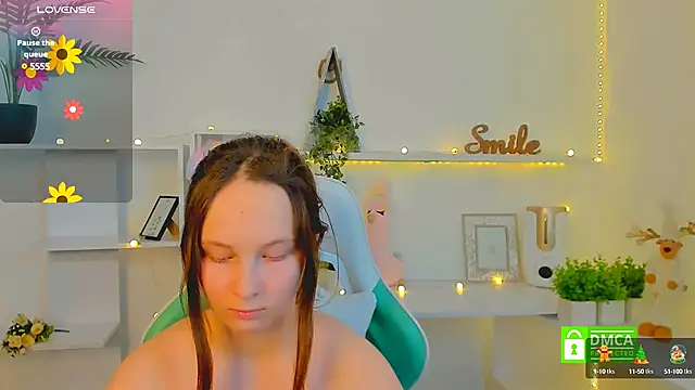 Snapshot of Ketrin_n_ chatting on 02-06-25, 10:48 Ketrin n online show from 02-06-25, 10:48