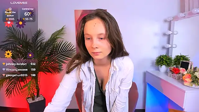 Snapshot of Ketrin_n_ chatting on 02-07-25, 12:39 Ketrin n online show from 02-07-25, 12:39