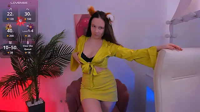 Snapshot of Ketrin_n_ chatting on 03-08-25, 06:21 Ketrin n online show from 03-08-25, 06:21