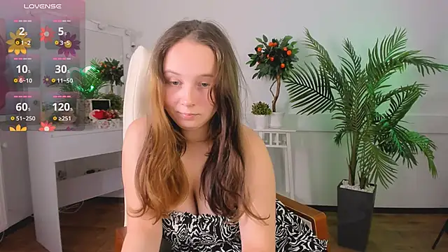 Snapshot of Ketrin_n_ chatting on 10-28-25, 06:17 Ketrin n online show from 10-28-25, 06:17