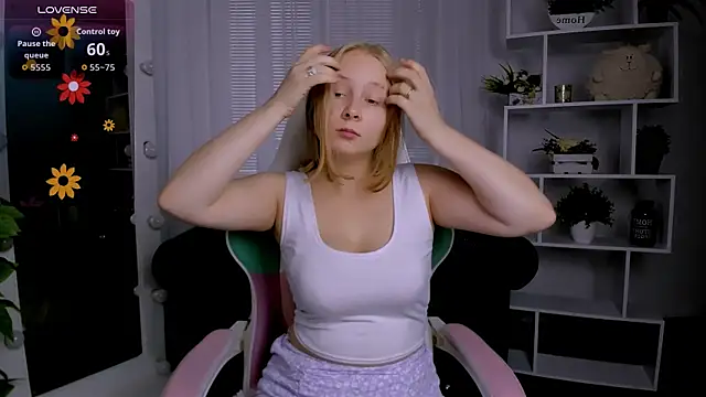 Snapshot of Ketrin_n_ chatting on 11-09-25, 06:12 Ketrin n online show from 11-09-25, 06:12