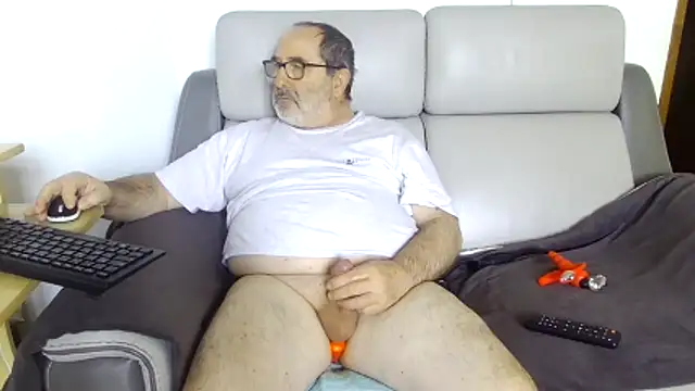 gillou1234 online show from 04-03-26, 07:39