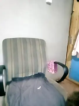 Snapshot of 199Gif chatting on 04-22-26, 10:33 199Gif online show from 04-22-26, 10:33
