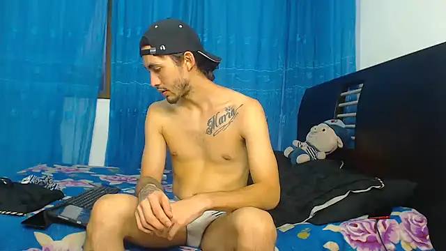 Snapshot of Hot_Sharks_ chatting on 10-27-25, 10:52 Hot Sharks online show from 10-27-25, 10:52