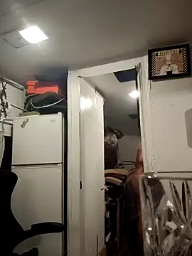 allissonw13 online show from 12-05-24, 07:27