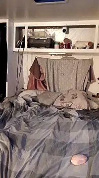 allissonw13 online show from 01-31-25, 05:51