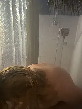 allissonw13 online show from 01-19-26, 03:38