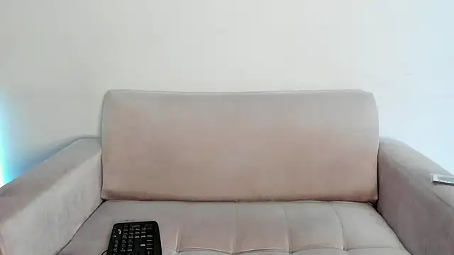 Lilacutte  online show from 12-13-24, 04:33