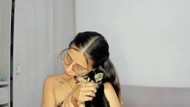 Lilacutte  online show from 01-30-25, 12:27