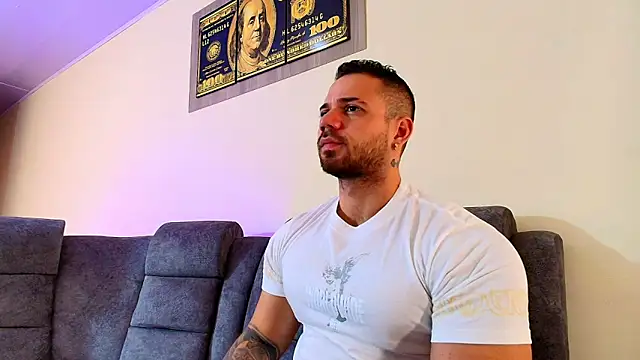 Snapshot of JeremyLowe chatting on 01-07-26, 06:21 JeremyLowe online show from 01-07-26, 06:21