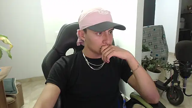 Snapshot of jay_dimarco2 chatting on 12-23-25, 01:58 jay dimarco2 online show from 12-23-25, 01:58