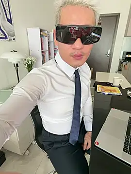 harrylouis1357 online show from 06-20-26, 08:50