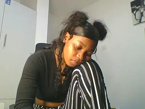 Snapshot of _Becky002 chatting on 07-06-26, 05:37 Becky002 online show from 07-06-26, 05:37