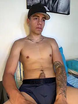 Snapshot of santiago_sosa24 chatting on 06-20-26, 03:37 santiago sosa24 online show from 06-20-26, 03:37