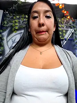 Bella keny online show from 11-14-25, 05:11