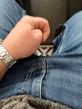 A man in public online show from 03-01-26, 12:18