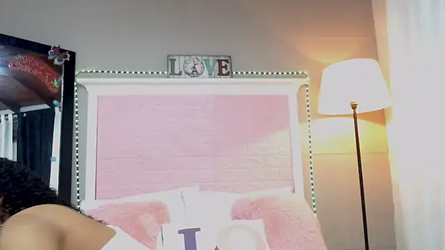 Snapshot of JessyZoe chatting on 01-31-25, 01:45 JessyZoe online show from 01-31-25, 01:45