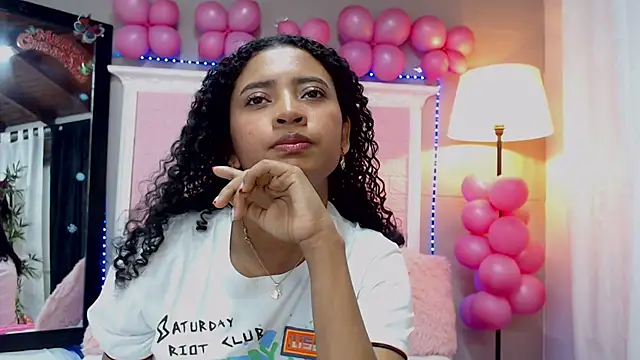 Snapshot of JessyZoe chatting on 02-03-25, 04:20 JessyZoe online show from 02-03-25, 04:20