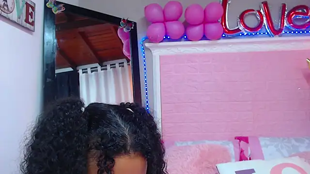 Snapshot of JessyZoe chatting on 02-19-25, 07:38 JessyZoe online show from 02-19-25, 07:38