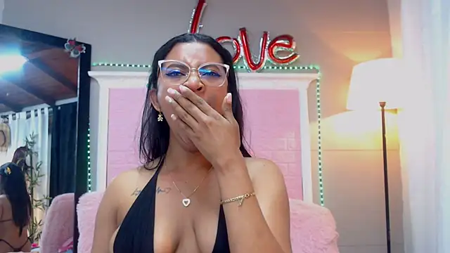 Snapshot of JessyZoe chatting on 03-11-25, 05:35 JessyZoe online show from 03-11-25, 05:35