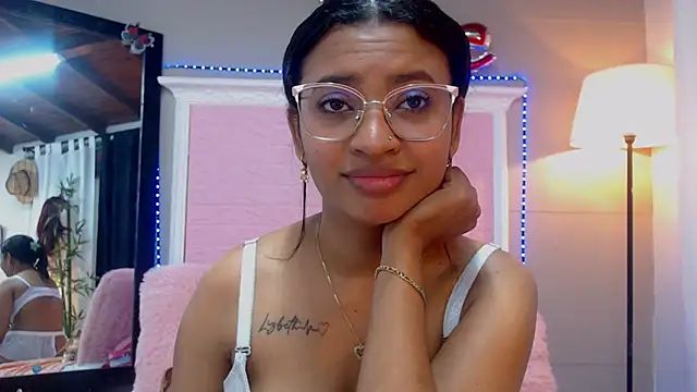 Snapshot of JessyZoe chatting on 03-12-25, 02:01 JessyZoe online show from 03-12-25, 02:01