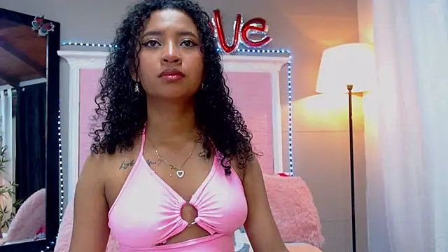 Snapshot of JessyZoe chatting on 03-18-25, 12:25 JessyZoe online show from 03-18-25, 12:25