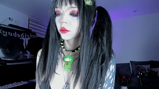 Snapshot of SophieHill_gh chatting on 07-09-26, 02:04 SophieHill gh online show from 07-09-26, 02:04
