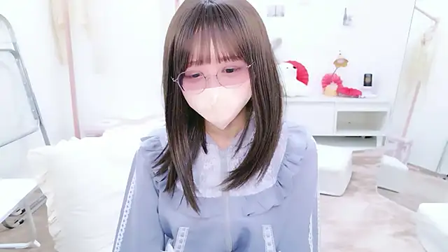 Snapshot of chihiro_ri chatting on 07-18-26, 04:44 chihiro ri online show from 07-18-26, 04:44