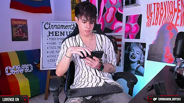 cinnamon boyxxx online show from 12-06-24, 04:03