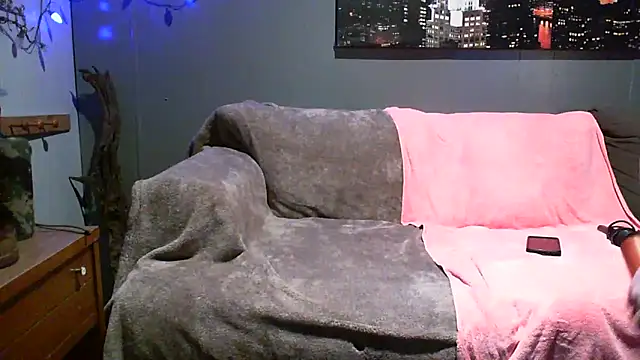 Genevieve143 online show from 03-21-25, 07:33