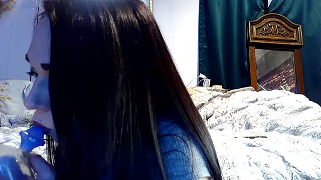 Genevieve143 online show from 12-02-25, 06:30