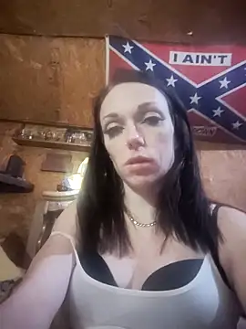 Snapshot of Genevieve143 chatting on 12-20-25, 07:04 Genevieve143 online show from 12-20-25, 07:04