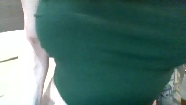 Snapshot of Genevieve143 chatting on 12-23-25, 08:23 Genevieve143 online show from 12-23-25, 08:23