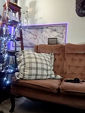 Snapshot of Genevieve143 chatting on 03-05-26, 03:24 Genevieve143 online show from 03-05-26, 03:24