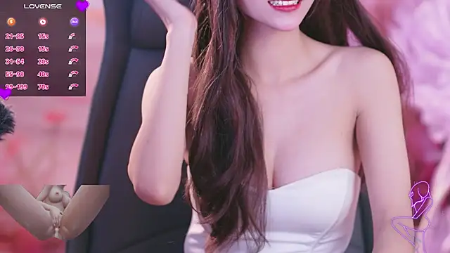 Snapshot of Anytoly chatting on 03-20-25, 10:10 Anytoly online show from 03-20-25, 10:10