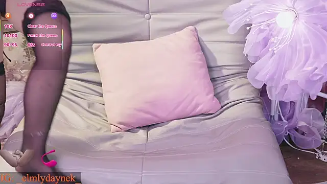 Snapshot of Anytoly chatting on 09-16-25, 10:16 Anytoly online show from 09-16-25, 10:16