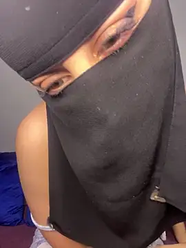 Snapshot of Jumanaa chatting on 10-24-25, 09:11 Jumanaa online show from 10-24-25, 09:11